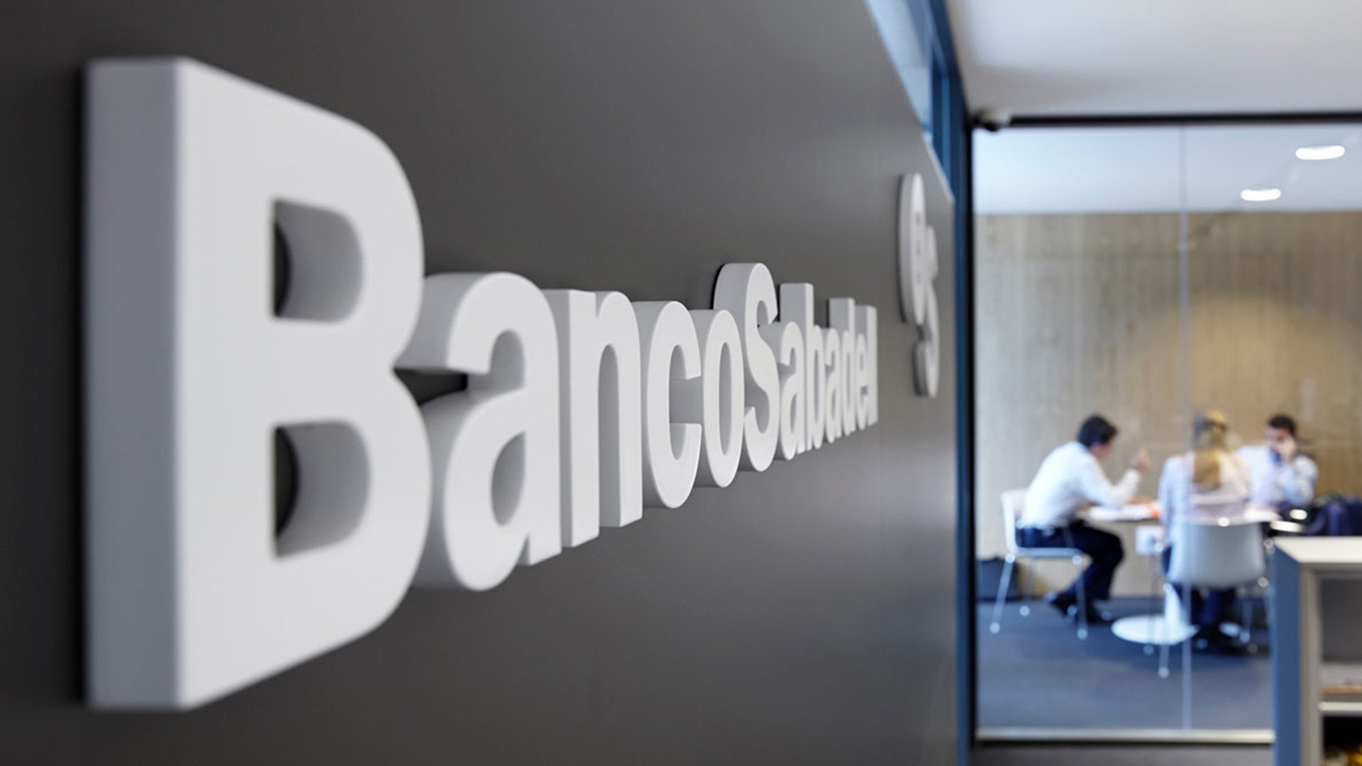 Complete design and built of Banco Sabadell Paris offices