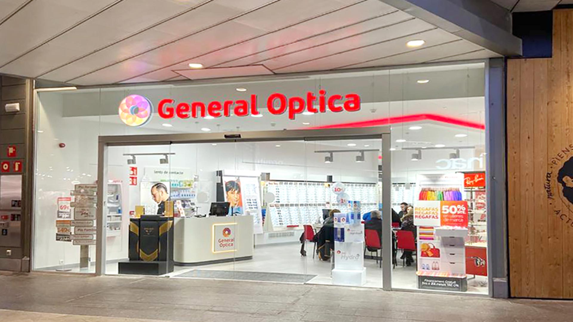 Implementation of General Óptica centres in Spain