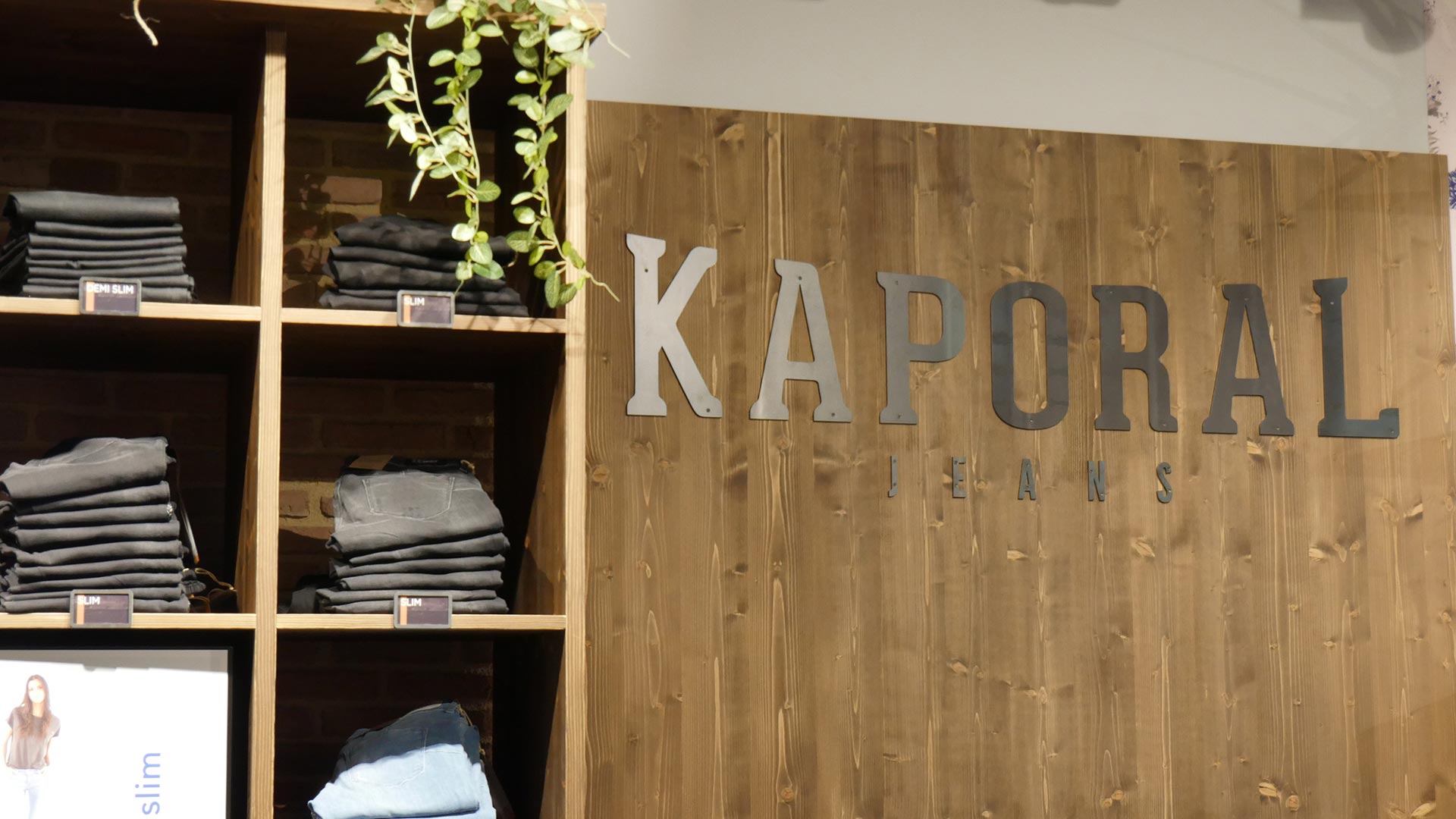 Implémentation et contruction de la boutiques Kaporal à Barcelone