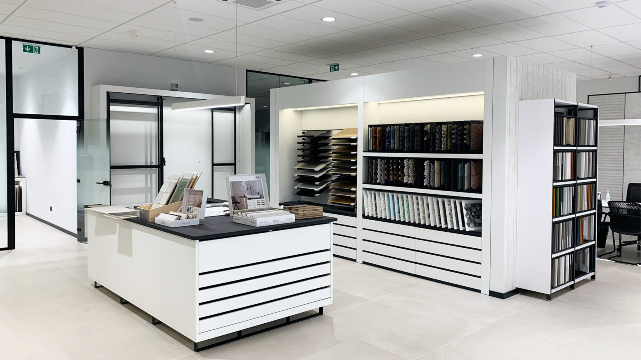 Construction of a retail and exhibition space for Porcelanosa brand in France.