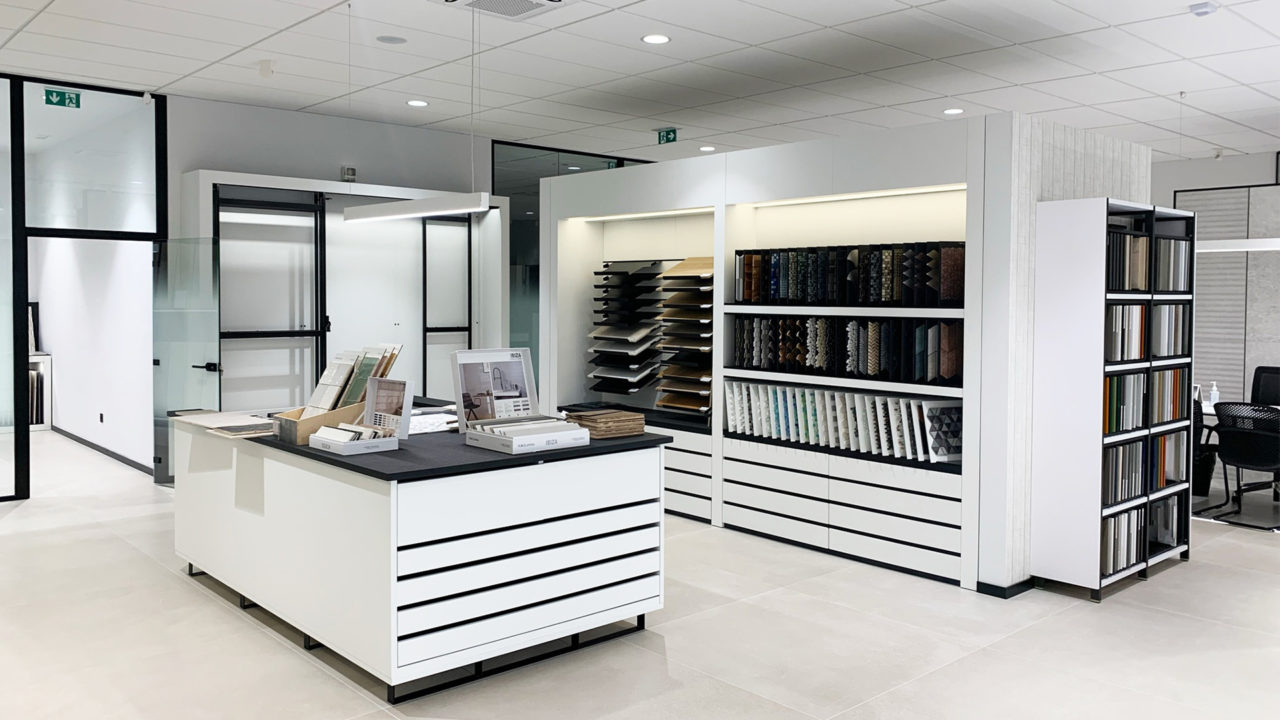 Construcción de un espacio retail y de exposición para marca Porcelanosa en Francia