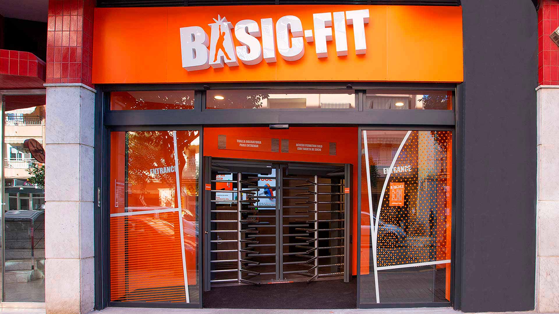 Implementation and construction of Basic Fit gyms in Spain