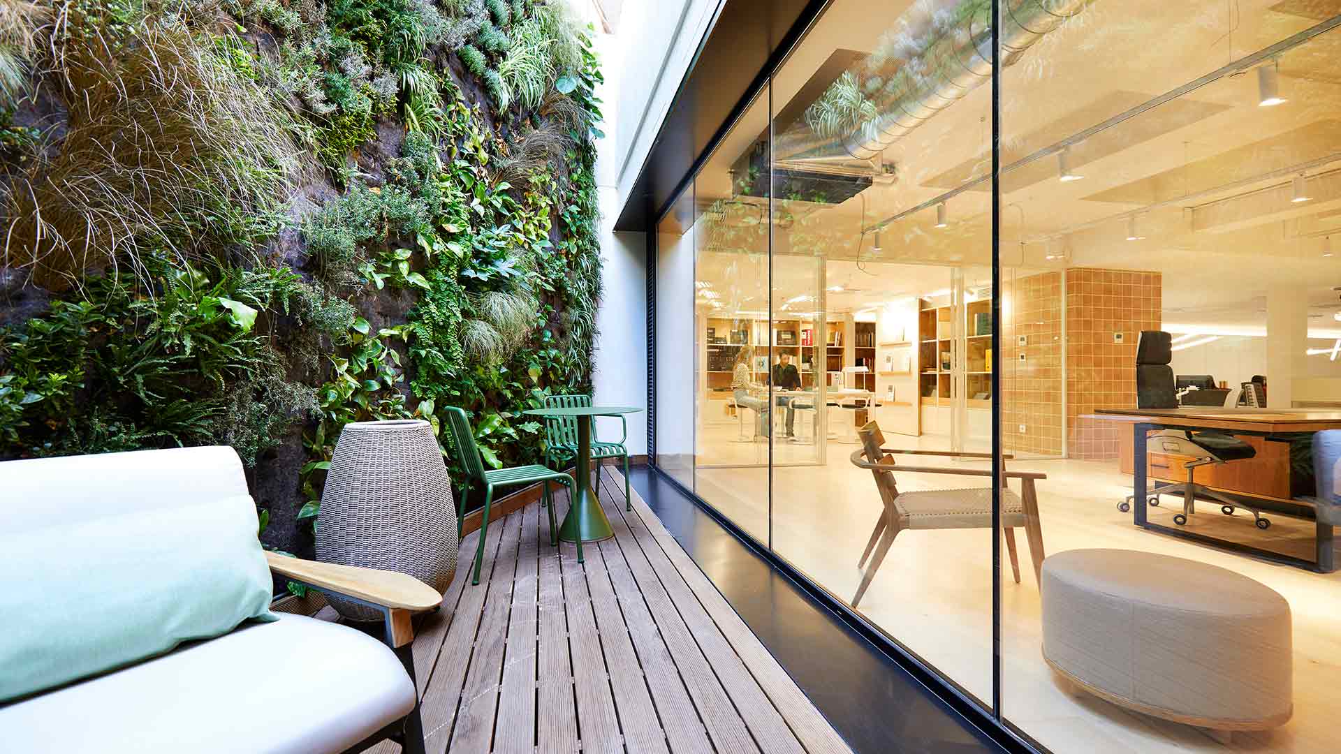 Grup Idea ha realizado el diseño y project management y construcción a través de Abessis dde las nuevas oficinas y showroom de Bernadí.