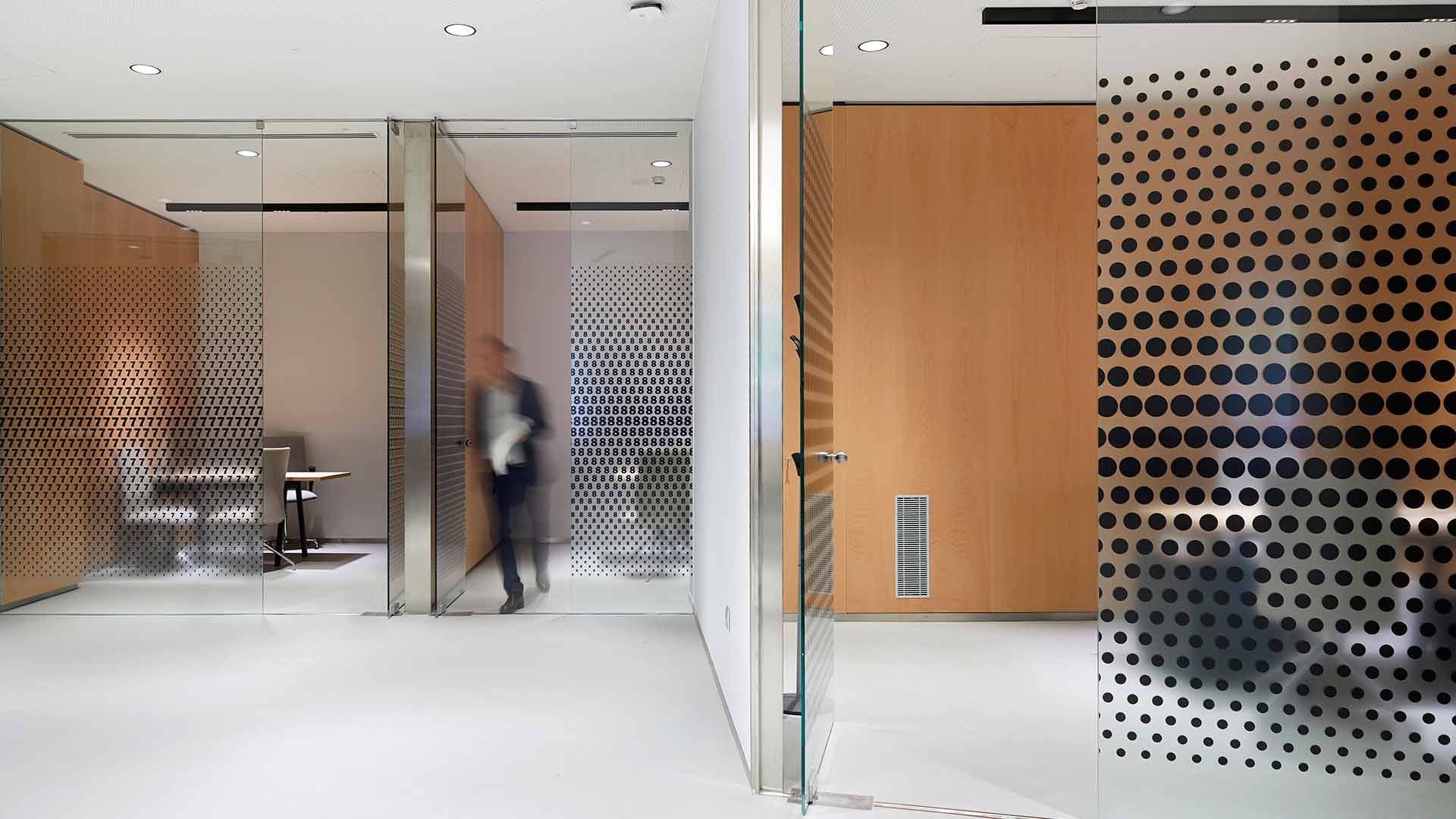Imagen de la flagship store de Banco Sabadell en Vilafranca, un proyecto de implementación de Grup Idea.